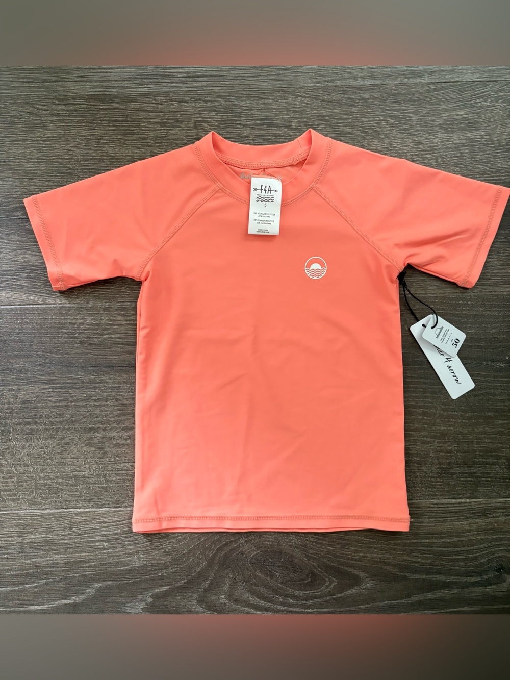 Feather 4 Arrow Short Sleeve Rashguard - Size 5 NEW!